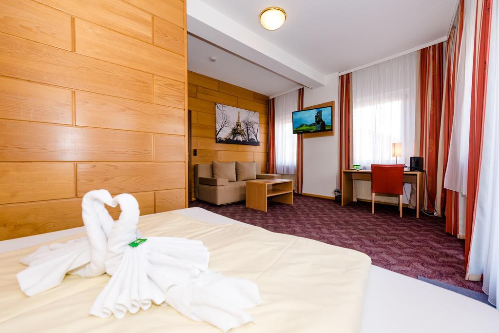 Stadthotel Schwerterbräu Judenburg Exterior foto