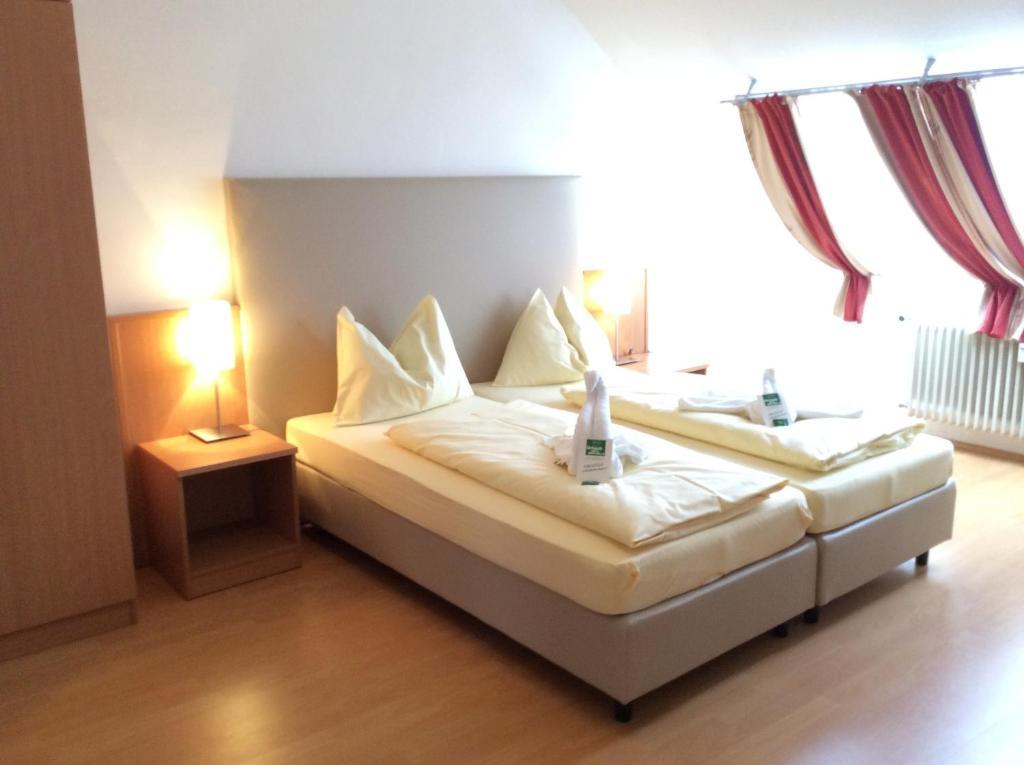 Stadthotel Schwerterbräu Judenburg Zimmer foto