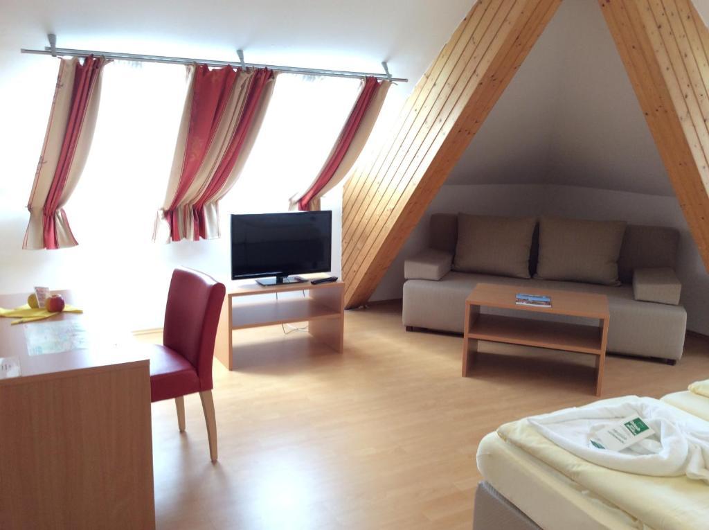 Stadthotel Schwerterbräu Judenburg Zimmer foto